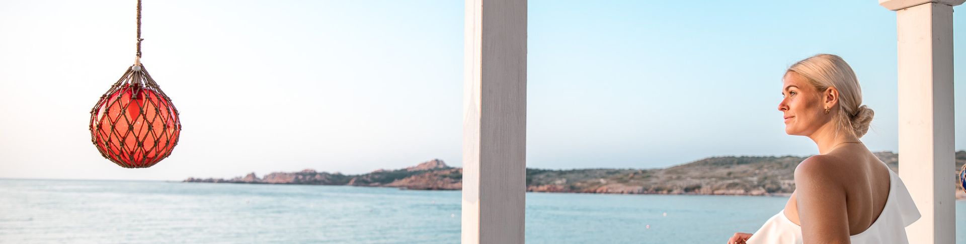 Sardinien-Urlaubspakete. Genießen Sie die Schönheiten in Isola Rossa